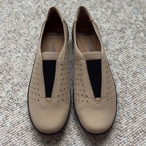 Clarke Cushion Tan Shoes